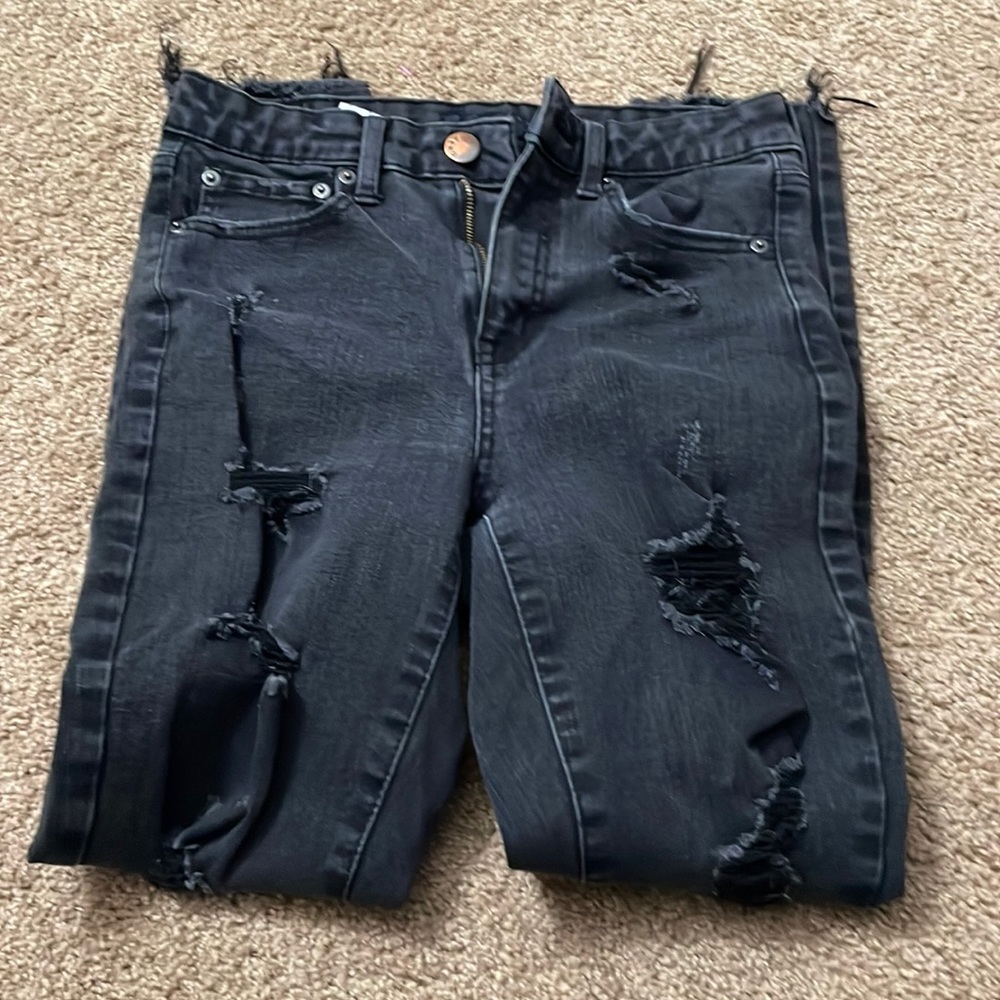 Aeropostale black skinny jeans.